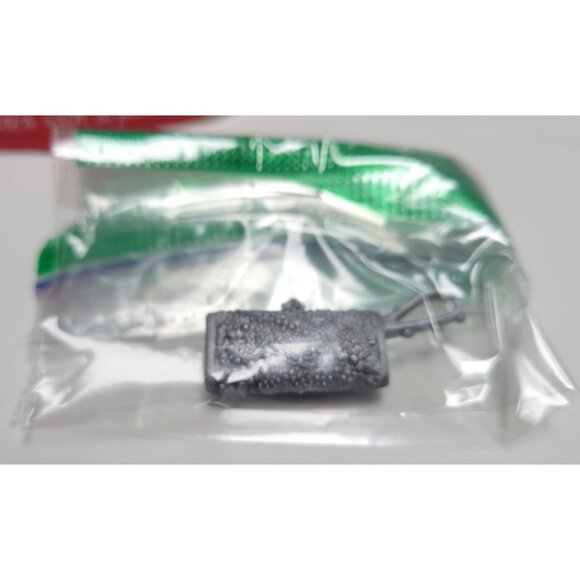 Talking Bratz 9.5" Chloe Doll on Base MGA New in Sealed Box Cell Phone Charm - Picture 11 of 12